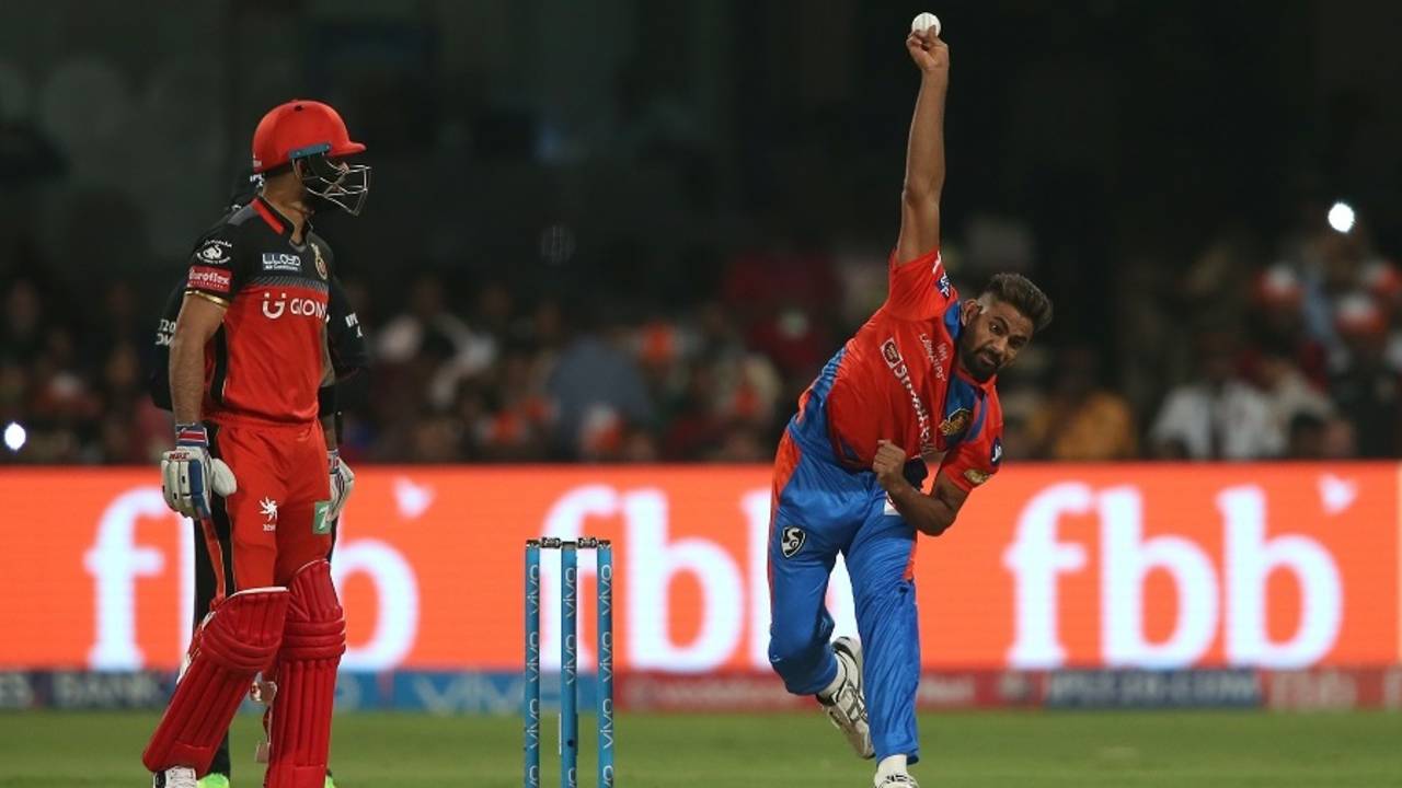 Nathu Singh delivered an economical first over, Royal Challengers Bangalore v Gujarat Lions, IPL 2017, Bengaluru, April 27, 2017