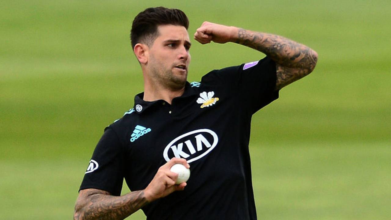 Jade Dernbach was left unrewarded as Somerset recovered from 22 for 5, Somerset v Surrey, Royal London Cup, South Group, Taunton, April 28, 2017