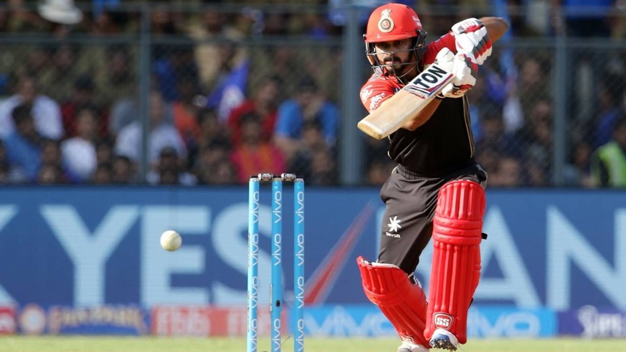 Kedar Jadhav punches down the ground, Mumbai Indians v Royal Challengers Bangalore, IPL 2017, Mumbai, May 1, 2017