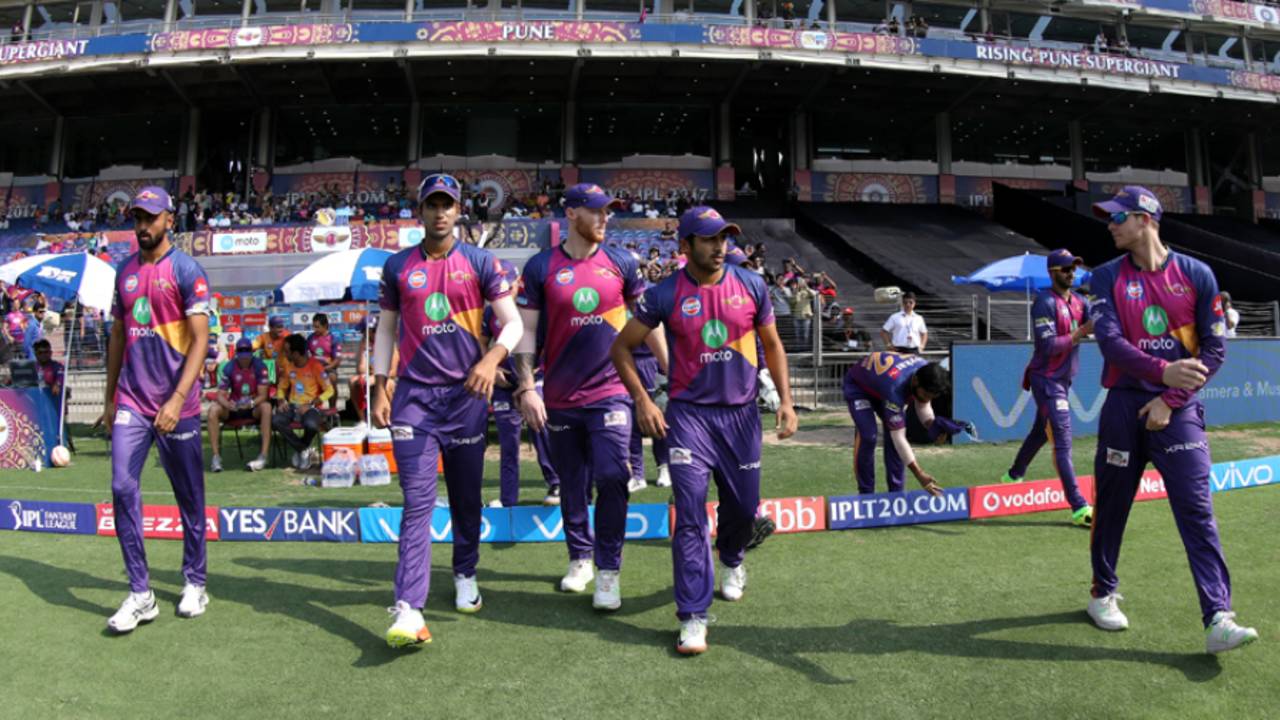 Rising Pune Supergiant players walk out to the field, Rising Pune Supergiant v Kings XI Punjab, IPL 2017, Pune, May 14, 2017