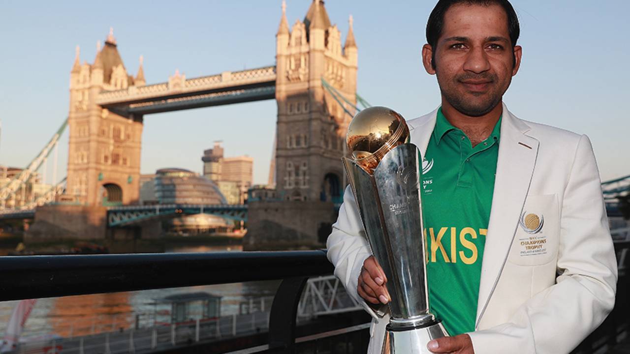 Pakistan captain Sarfraz Ahmed with the Champions Trophy on the morning after the final&nbsp;&nbsp;&bull;&nbsp;&nbsp;IDI/Getty Images