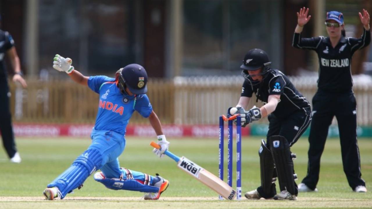 How close? Mona Meshram avoids being stumped, India v New Zealand, ICC Women's World Cup warm-up, Derby, June 19, 2017