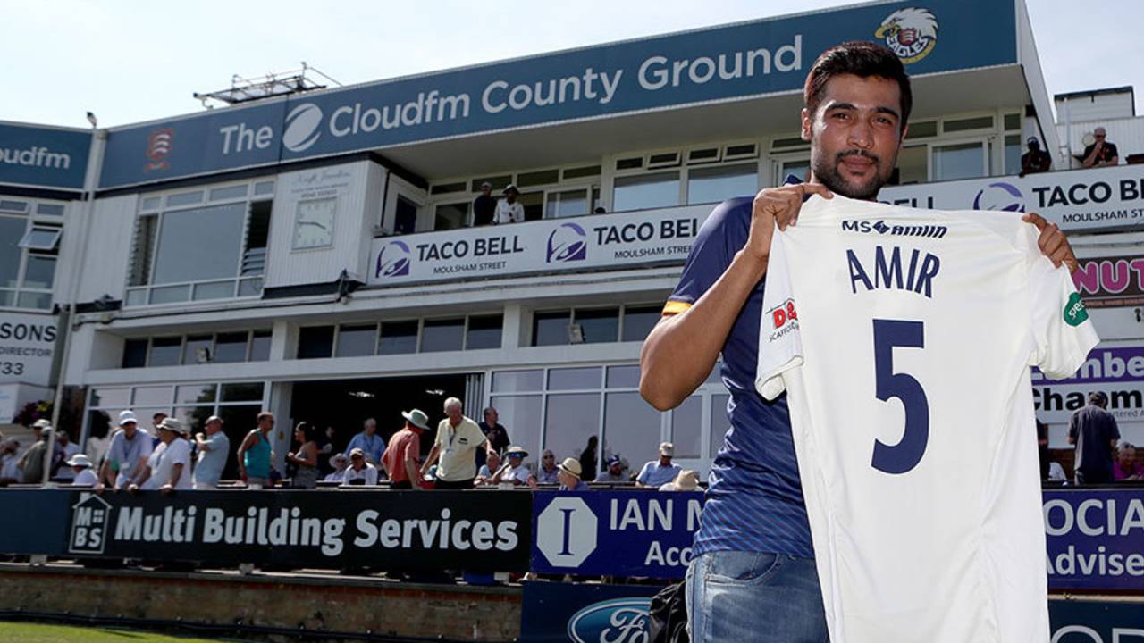 Mohammad Amir gets presented with his Essex shirt, Chelmsford, June 20, 2017