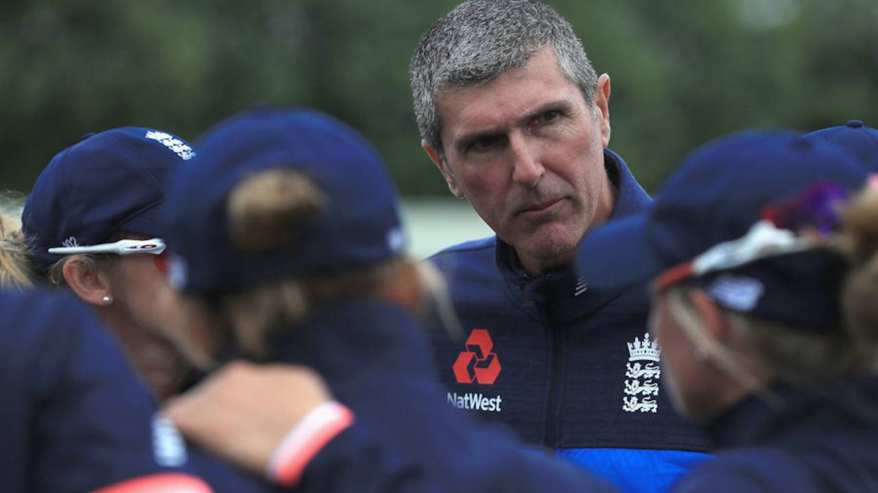 Mark Robinson, coach of England women, addresses the huddle, England v Pakistan, Women's World Cup, Grace Road, June 27, 2017