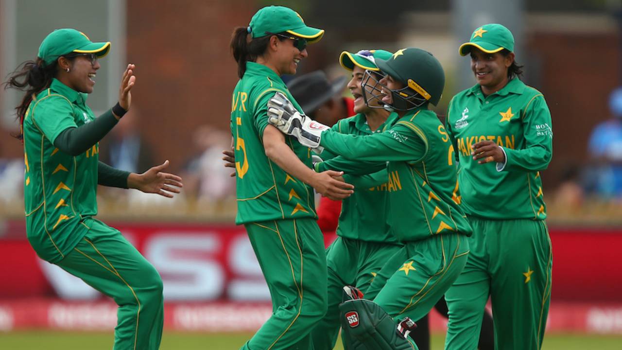 Pakistan celebrate a good day in the field, India v Pakistan, Women's World Cup 2017, Derby, July 2, 2017
