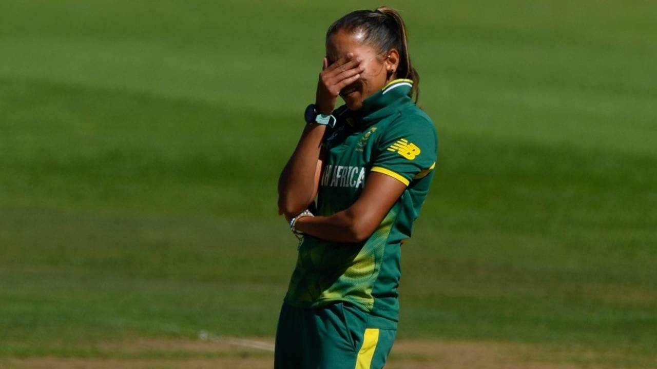 Shabnim Ismail sent down an expensive first spell, England v South Africa, Women's World Cup, Bristol, July 5, 2017