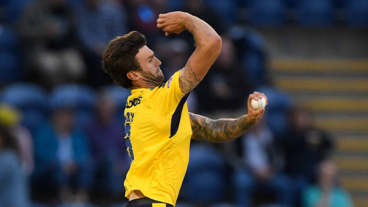 Reece Topley in action for Hampshire&nbsp;&nbsp;&bull;&nbsp;&nbsp;Getty Images