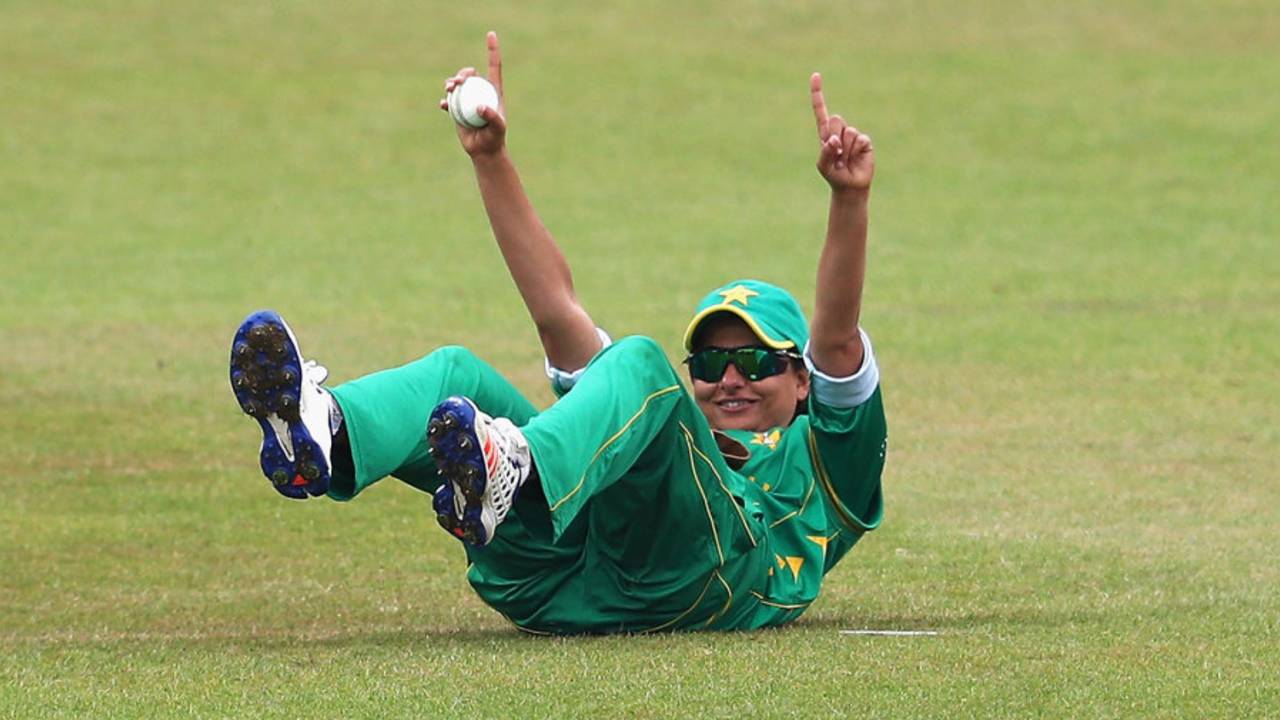 Sana Mir catches Chamari Atapattu at midwicket&nbsp;&nbsp;&bull;&nbsp;&nbsp;Getty Images/ICC
