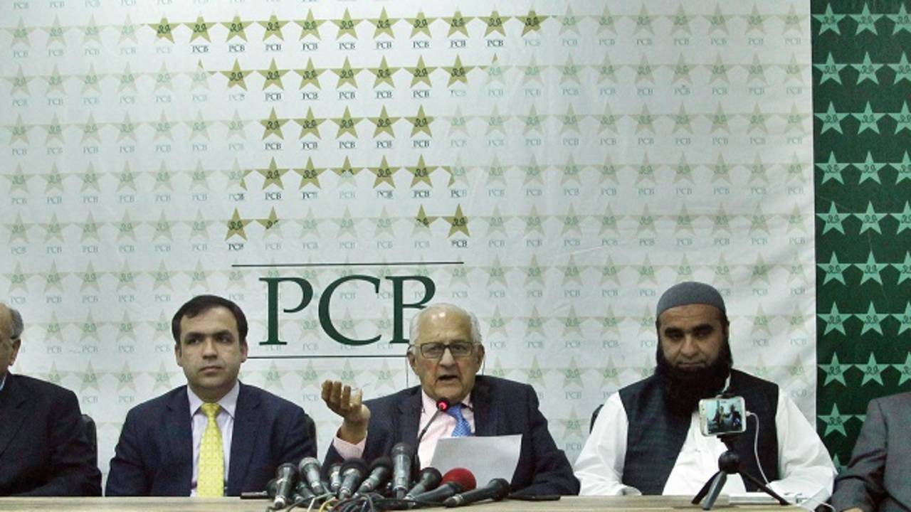 Members of the PCB and the ACB address a press conference, Lahore, July 29, 2017