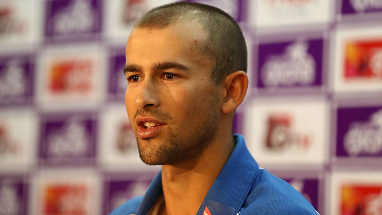 Ashton Agar speaks at a press conference, Dhaka, August 22, 2017