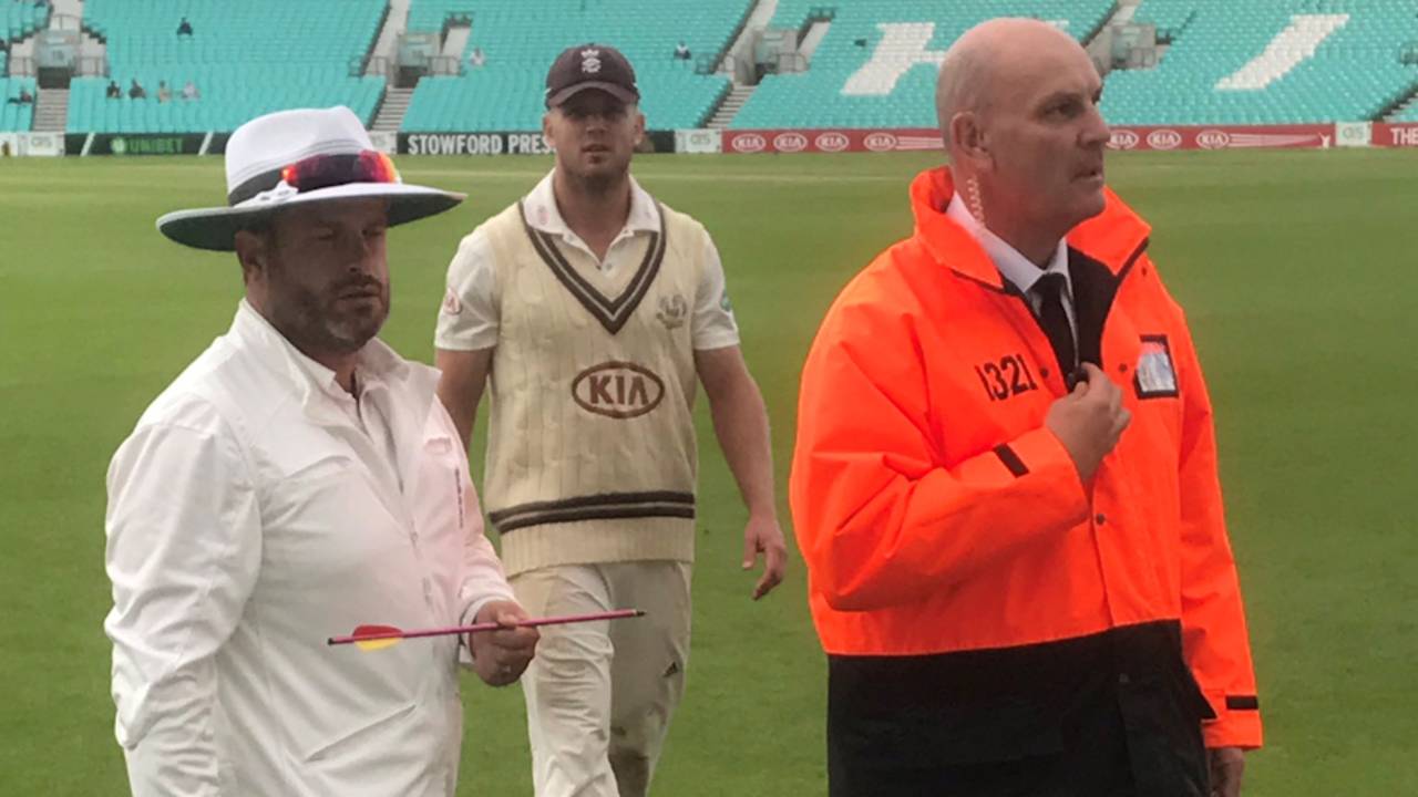 An arrow fired onto the outfield at The Oval caused a major security alert, Surrey v Middlesex, Specsavers Championship Division One, Kia Oval, August 31, 2017