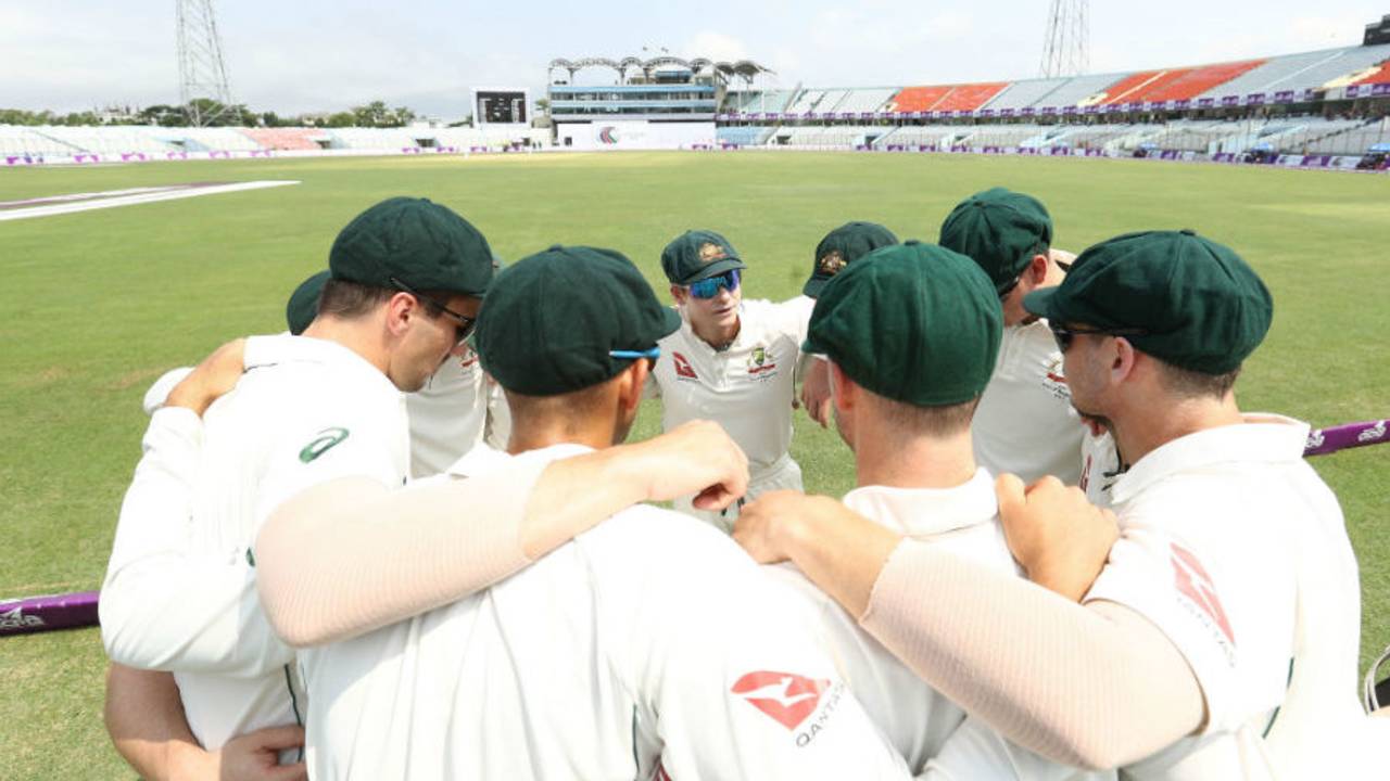 Steven Smith rallies his troops for a pre-match huddle, Bangladesh v Australia, 2nd Test, Chittagong, 1st day, September 4, 2017