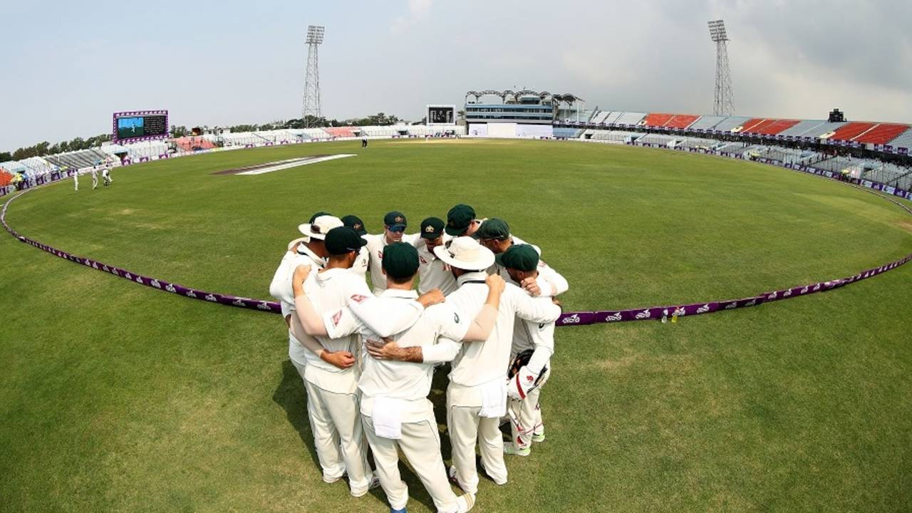 Australia's players gather into a huddle before walking out to the field, Bangladesh v Australia, 2nd Test, Chittagong, 2nd day, September 5, 2017