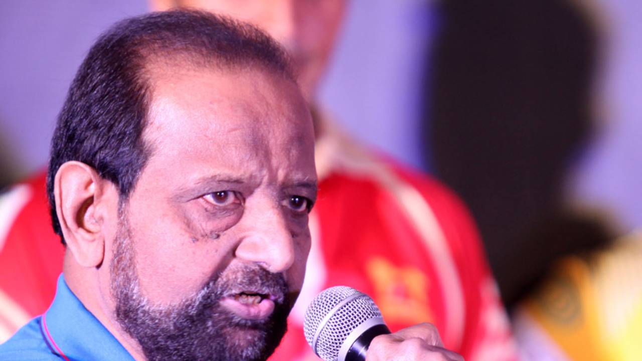 Gundappa Viswanath speaks at the Karnataka Premier League launch in Mysore 