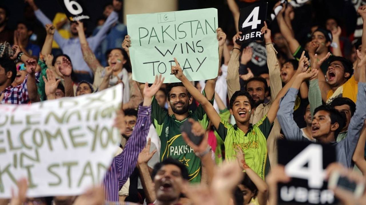 Pakistan fans celebrate cricket's return to the country, Pakistan v World XI, 1st T20I, Independence Cup 2017, Lahore, September 12, 2017