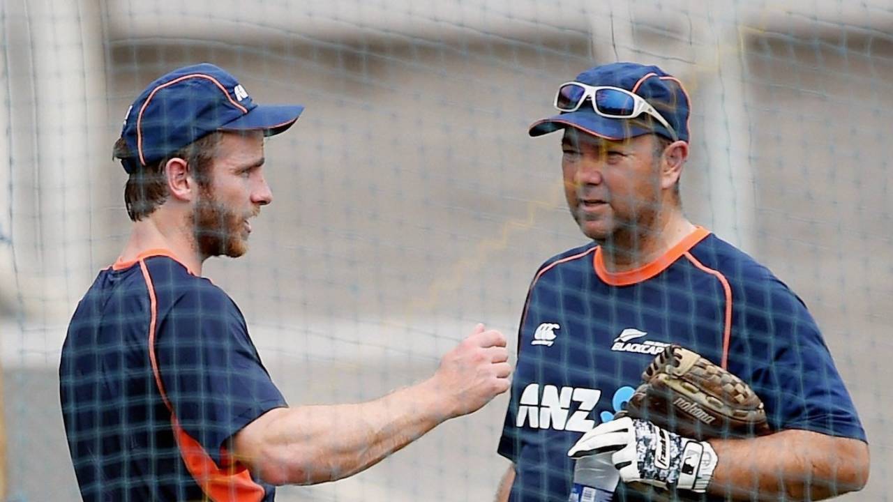 Kane Williamson and Craig McMillan have a chat in the nets
