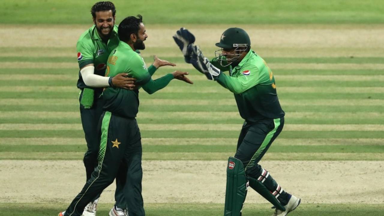 Mohammad Hafeez returned figures of 1 for 24 from 10 overs, Pakistan v Sri Lanka, 2nd ODI, Abu Dhabi, October 16, 2017