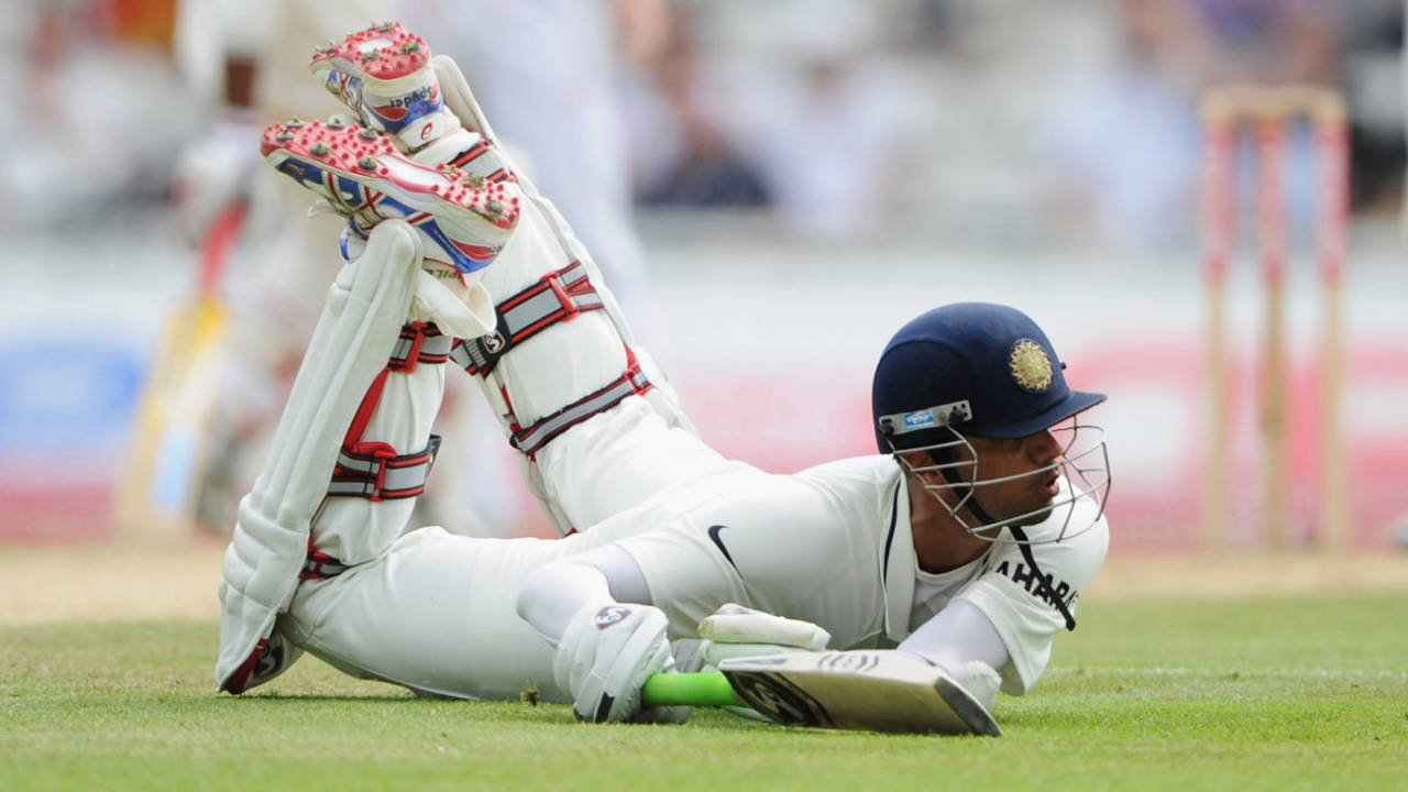 Rahul Dravid dives to make the crease, England v India, 4th Test, The Oval, 4th day, August 21, 2011