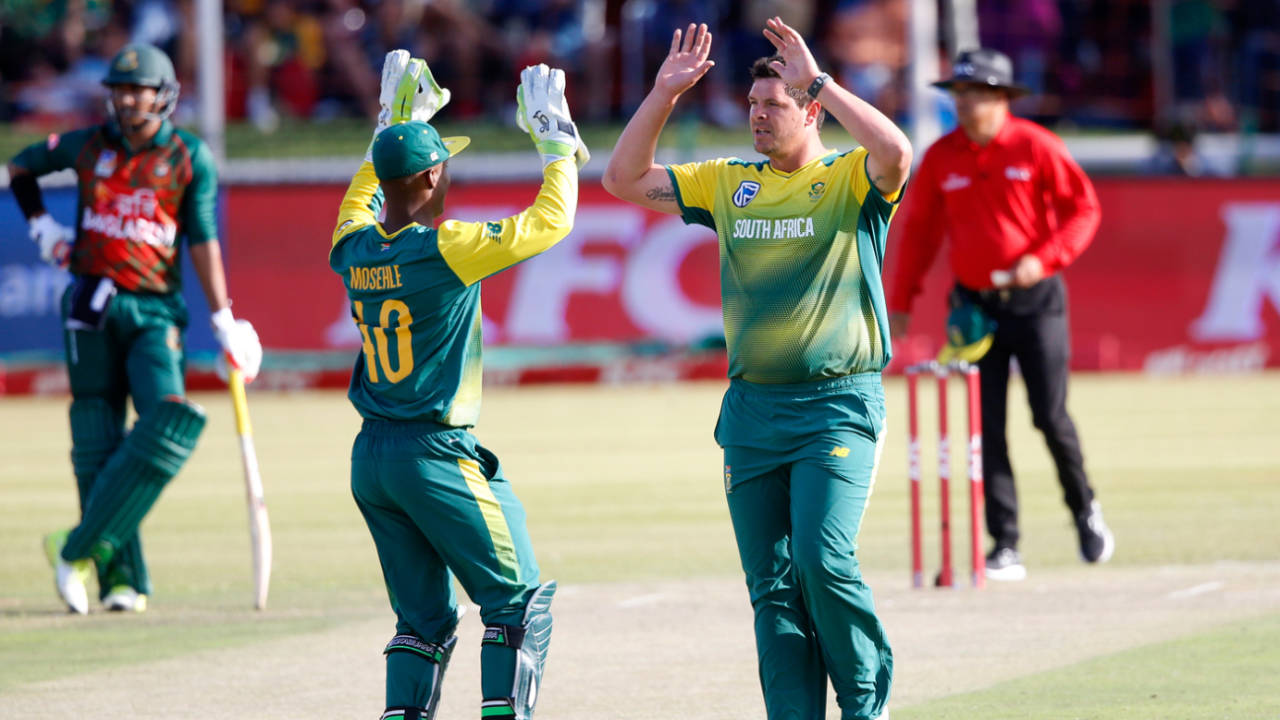 Robbie Frylinck celebrates the wicket of Mushfiqur Rahim, South Africa v Bangladesh, 2nd T20I, Potchefstroom, October 29, 2017