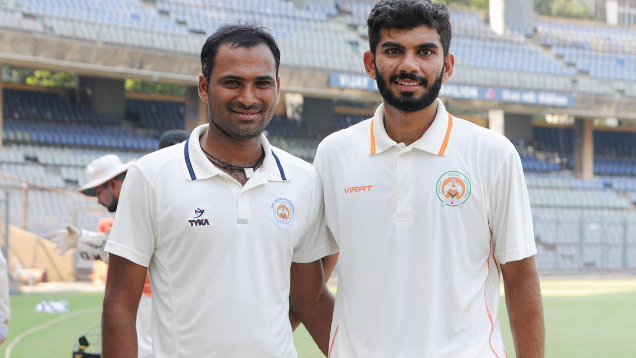 Lukman Meriwala (left) and Atit Sheth wrapped up all ten of Mumbai's wickets between them, Mumbai v Baroda, Ranji Trophy 2017-18, Group C, 1st day, Mumbai, November 9, 2017
