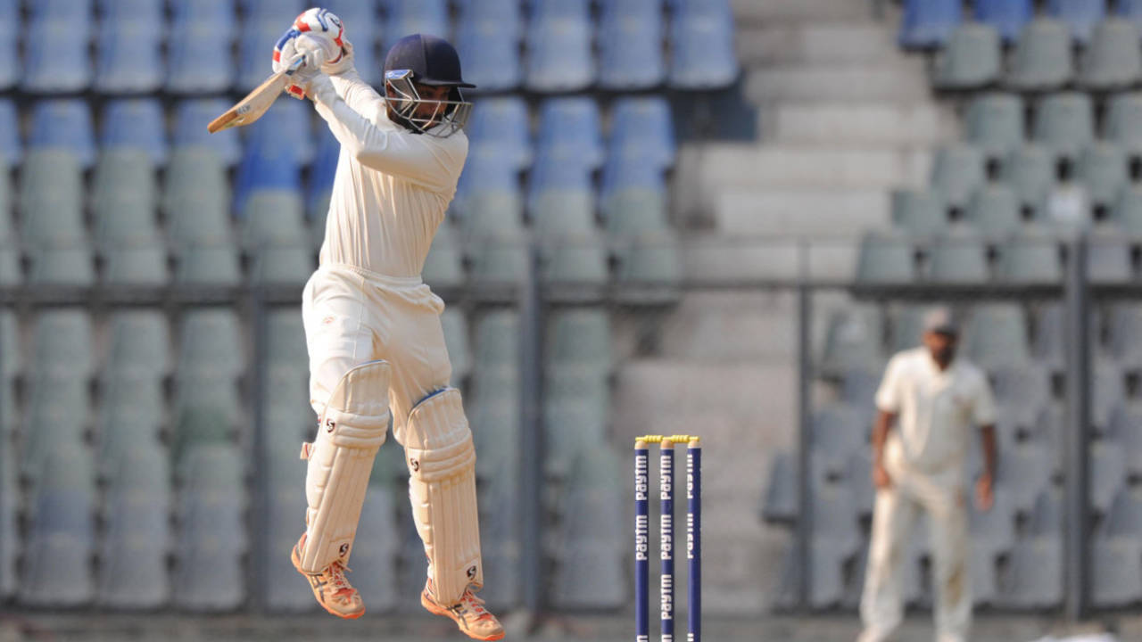Aditya Waghmode punches through the off side, Mumbai v Baroda, Ranji Trophy 2017-18, 5th round, 2nd day, 10 November, 2017