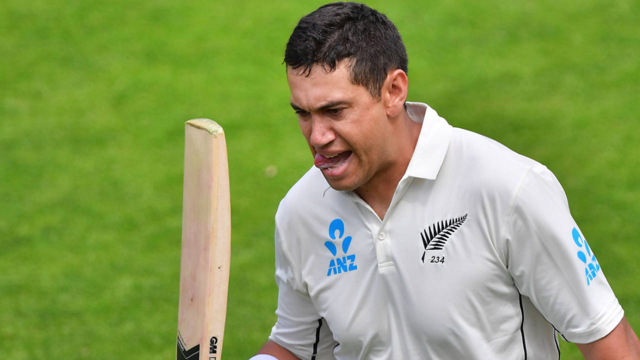 Ross Taylor walks back to the pavilion after falling seven runs short of a century&nbsp;&nbsp;&bull;&nbsp;&nbsp;Marty Melville/AFP/Getty Images