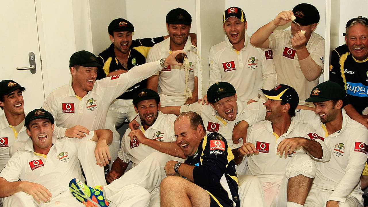 Australia celebrate their win, Australia v India, 3rd Test, Perth, 3rd day, January 15, 2012