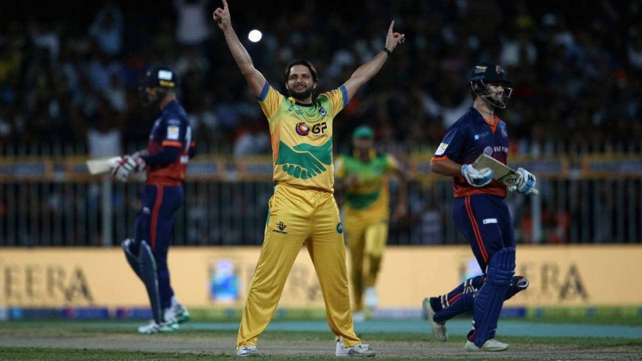 Shahid Afridi took the T10 format's first hat-trick in his first over&nbsp;&nbsp;&bull;&nbsp;&nbsp;Francois Nel/Getty Images