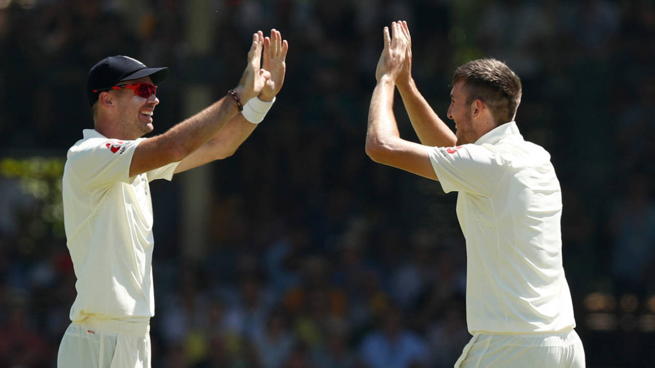 Craig Overton gets a high five from James Anderson&nbsp;&nbsp;&bull;&nbsp;&nbsp;Getty Images