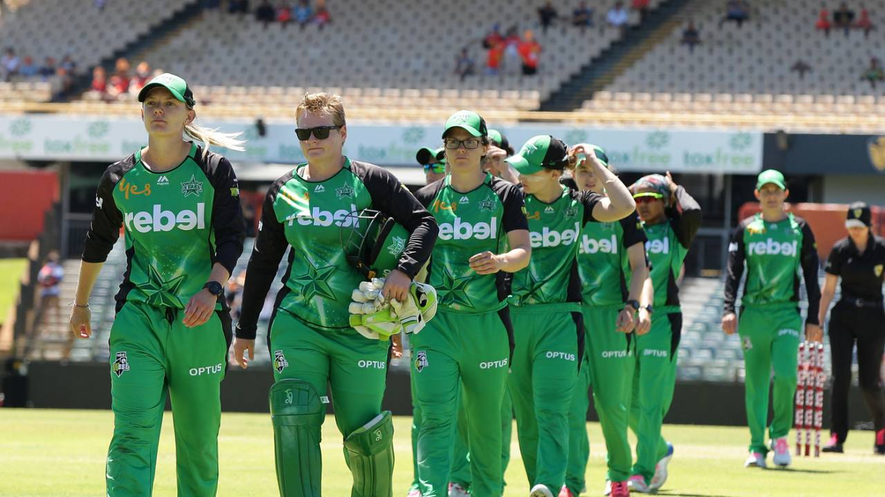Melbourne Stars captain Kristen Beams leads the team out ahead of the start of play, Perth Scorchers v Melbourne Stars, WBBL 2017-18, Perth, December 26, 2017