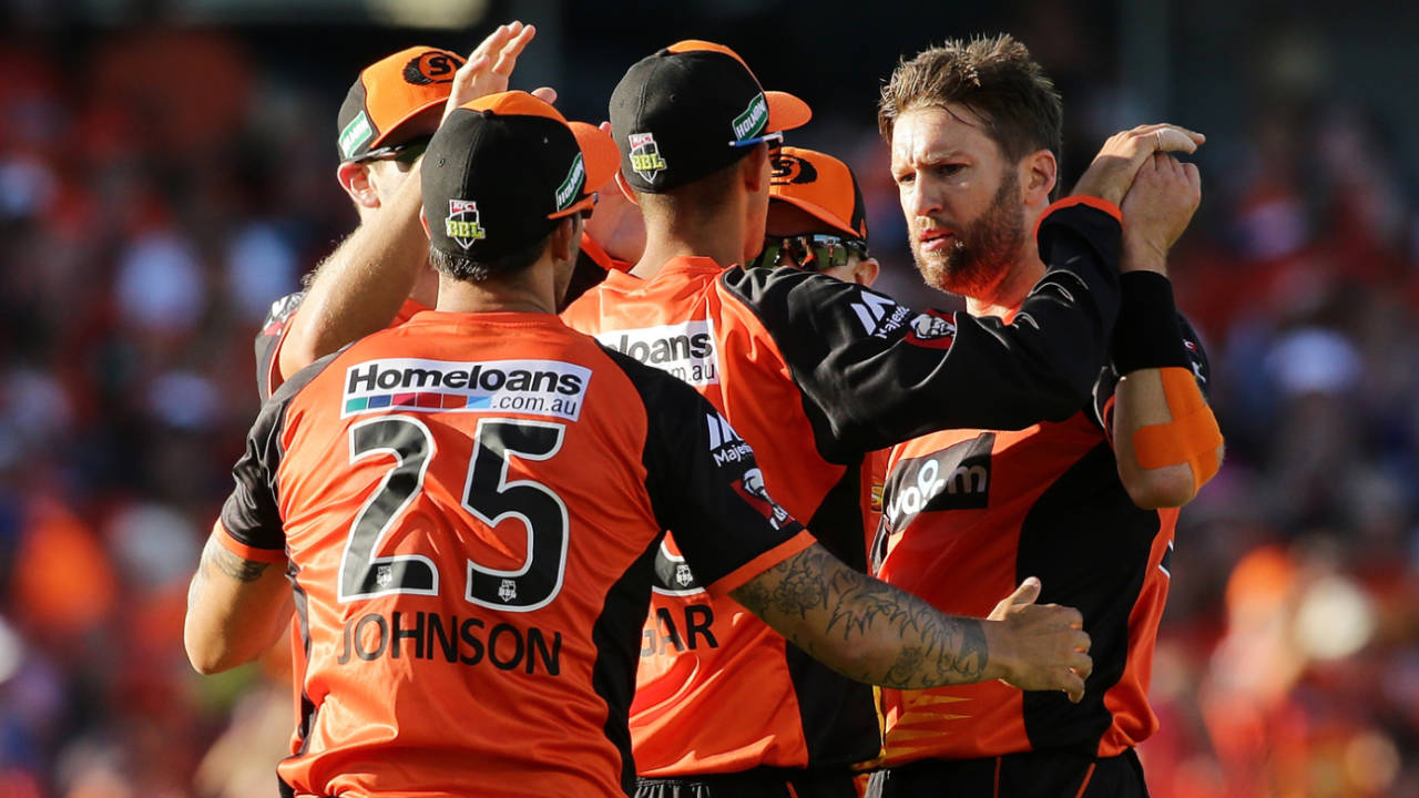 Andrew Tye celebrates the wicket of Luke Wright, Perth Scorchers v Melbourne Stars, BBL 2017-18, Perth, December 26, 2017