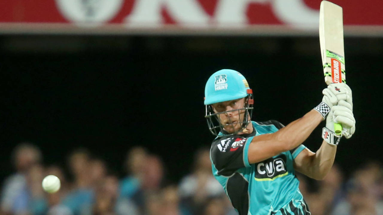 Chris Lynn hit four fours and one six in a cameo of 25 off 9 balls&nbsp;&nbsp;&bull;&nbsp;&nbsp;Getty Images