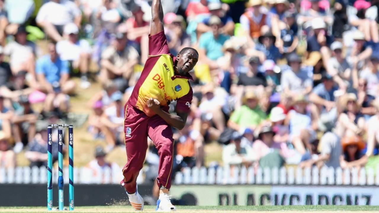 Jerome Taylor is a picture of exertion, New Zealand v West Indies, 1st T20I, Nelson, December 29, 2017