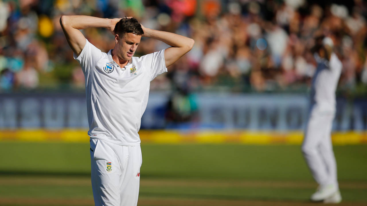 Morne Morkel reacts in the field, South Africa v India, 1st Test, Cape Town, 1st day, January 5, 2017