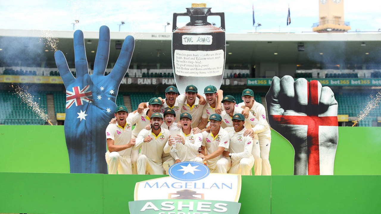 Australia celebrate their 4-0 Ashes victory, Australia v England, 5th Test, Sydney, 5th day, January 8, 2018