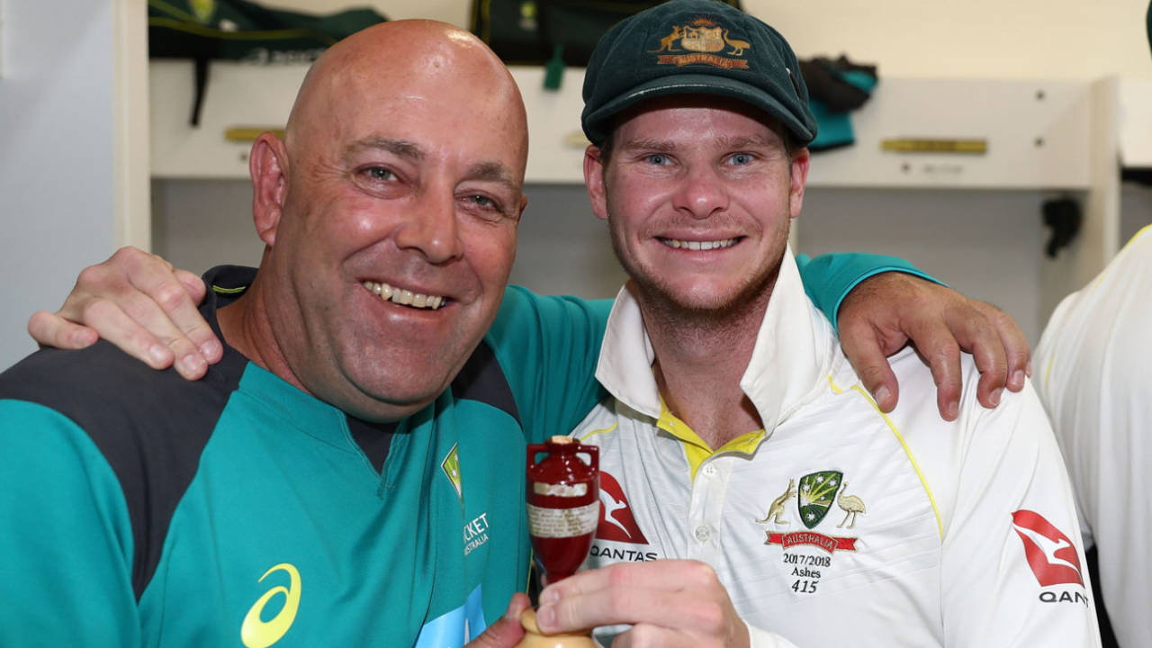 Steven Smith and Darren Lehmann pose with the Ashes urn&nbsp;&nbsp;&bull;&nbsp;&nbsp;Getty Images