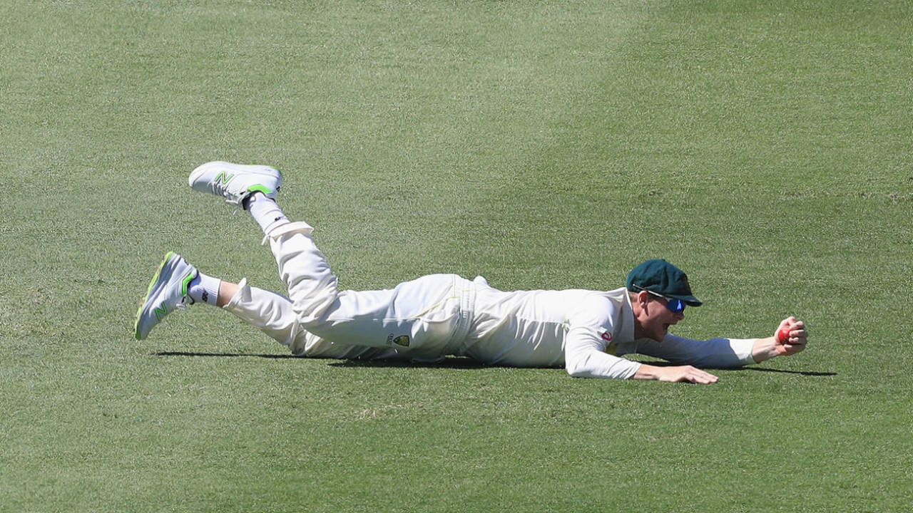 Steven Smith dived full length to his left to take a blinder, Australia v England, 5th Ashes Test, Sydney, 2nd day, January 5, 2018