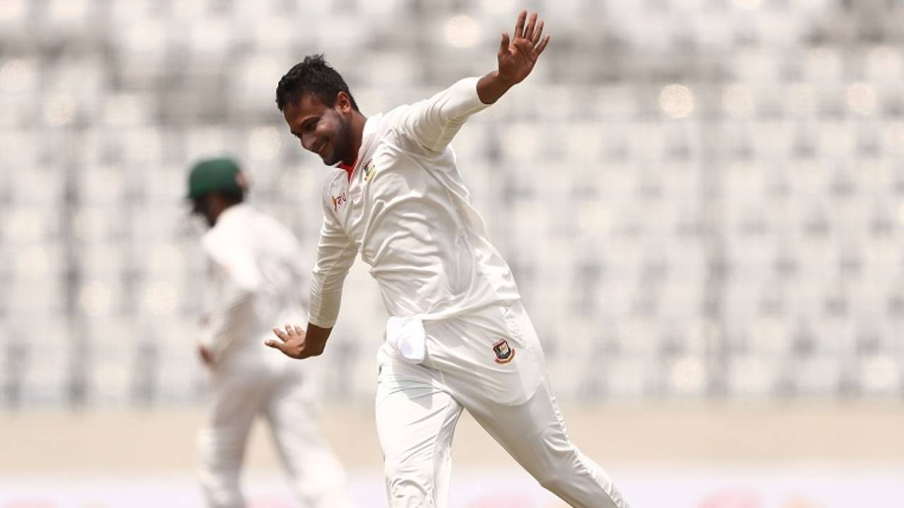 Shakib Al Hasan wheels away in celebration, Bangladesh v Australia, 1st Test, Mirpur, 4th day, August 30, 2017