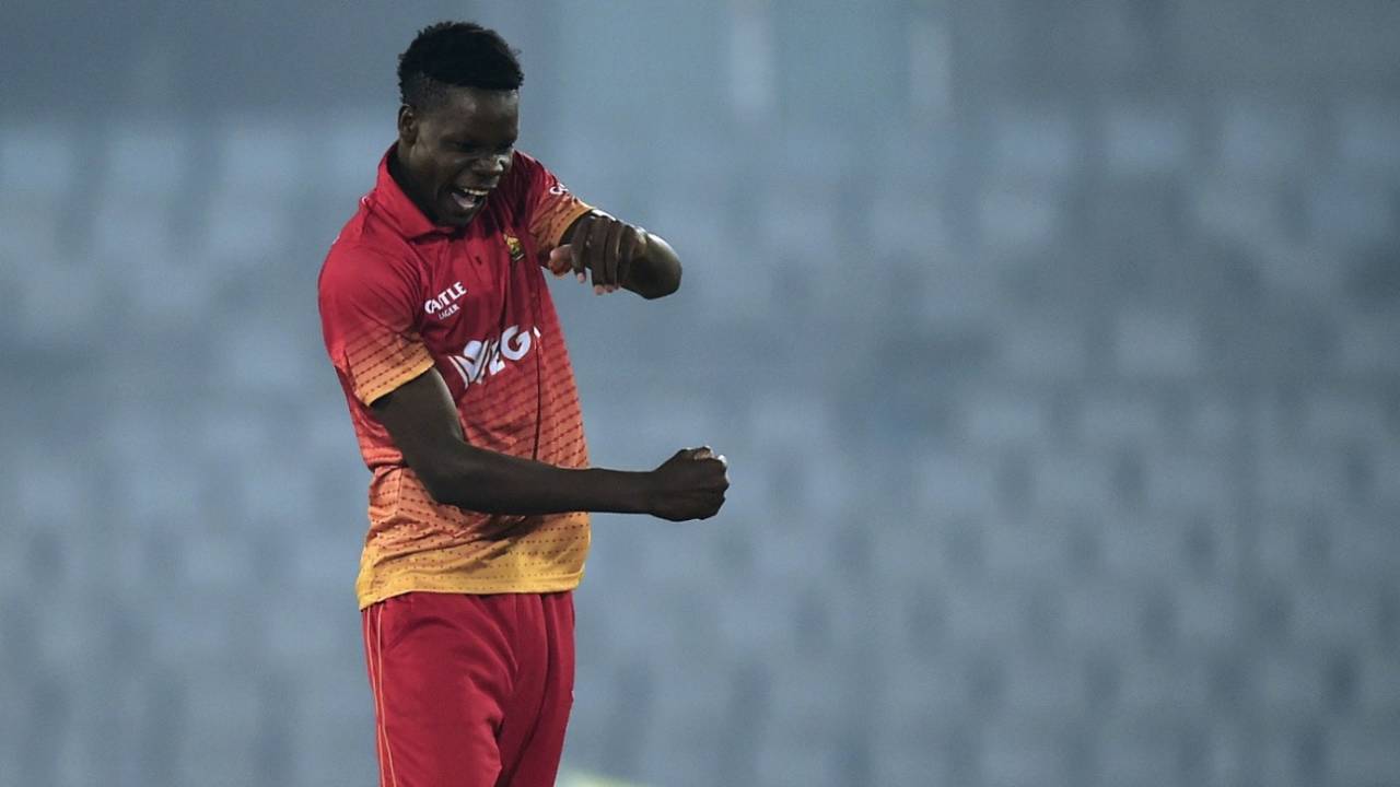 Blessing Muzarabani celebrates the dismissal of Angelo Mathews, Sri Lanka v Zimbabwe, tri-series, Mirpur, January 17, 2018