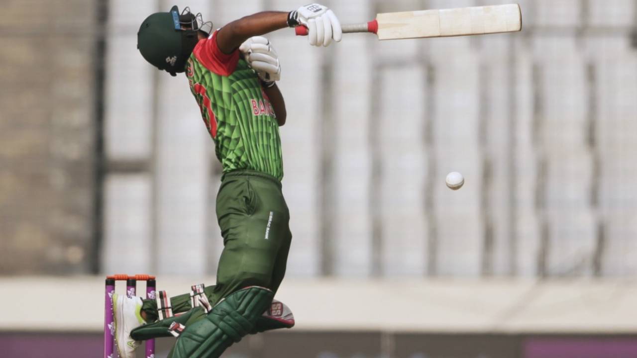 Abul Hasan was peppered with short balls, Bangladesh v Sri Lanka, tri-series, Dhaka, January 25, 2018