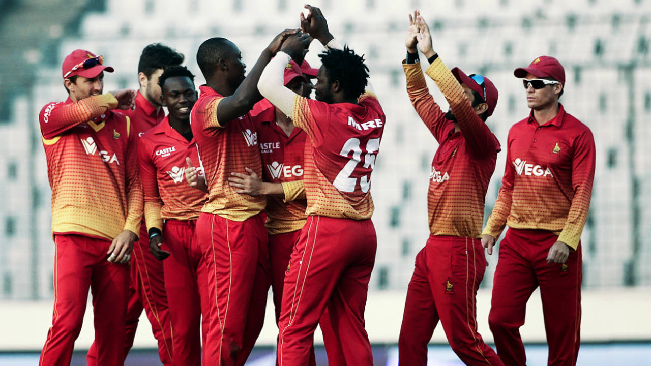 Zimbabwe celebrate a wicket, Sri Lanka v Zimbabwe, tri-series, Mirpur, January 21, 2018