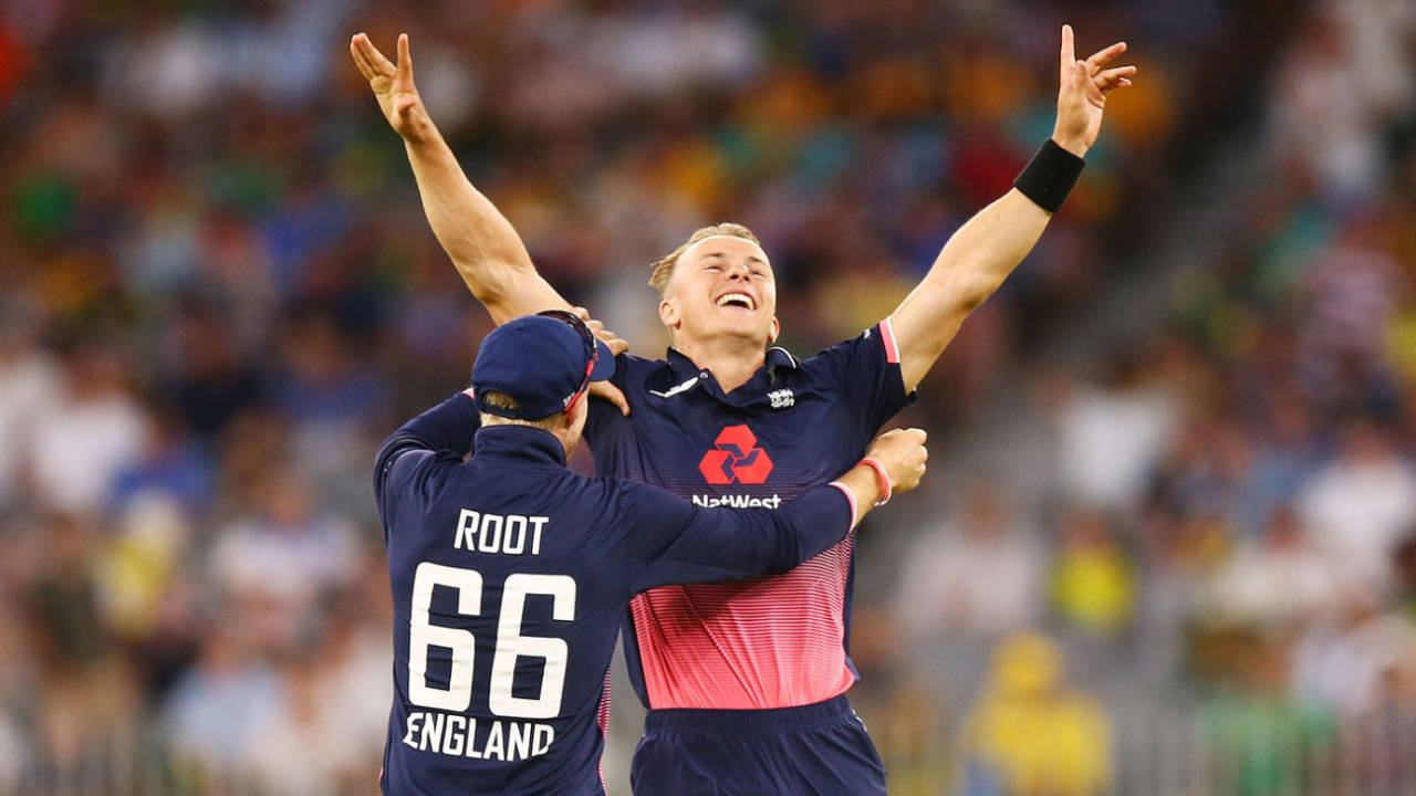 Tom Curran celebrates the match-winning wicket, Australia v England, 5th ODI, Perth, January 28, 2018