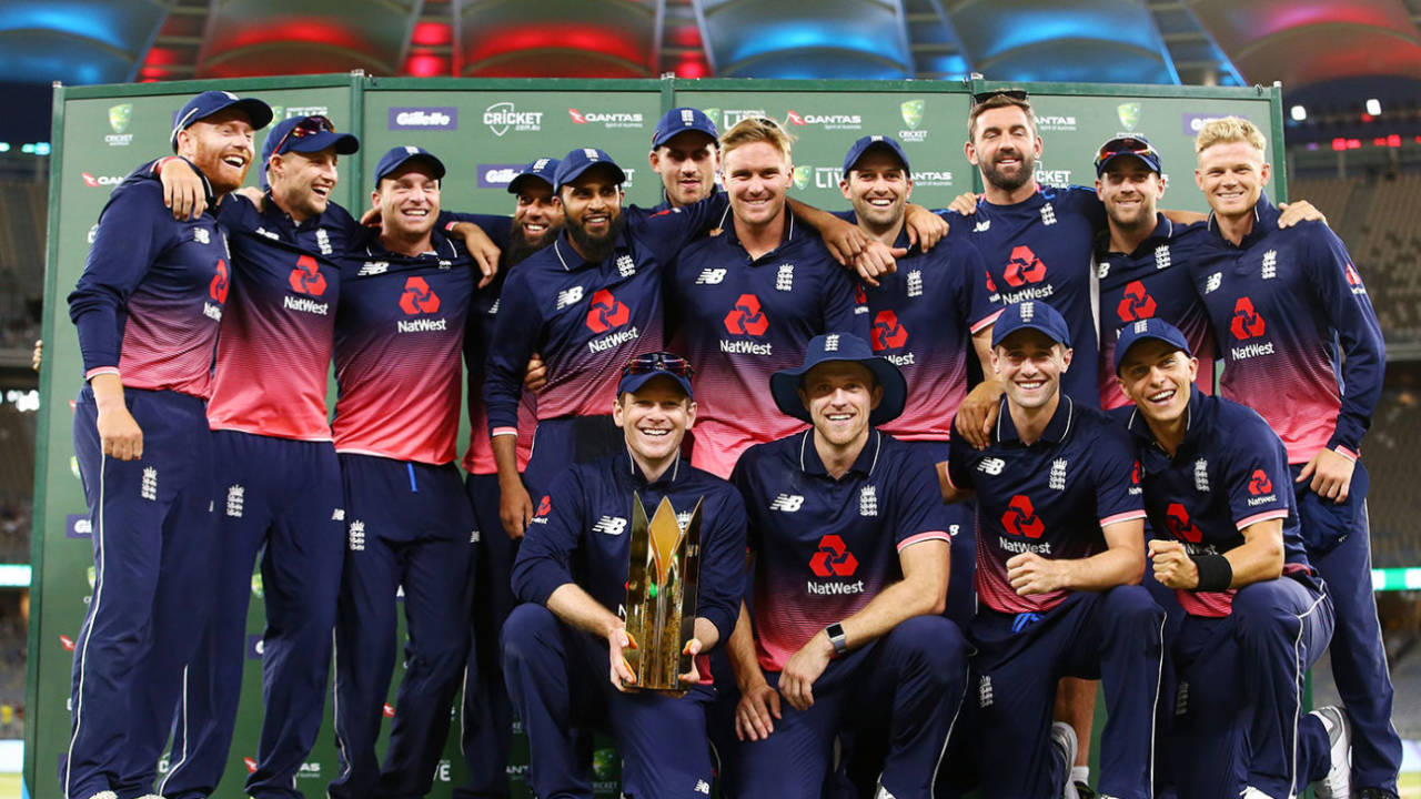 The victorious England squad, Australia v England, 5th ODI, Perth, January 28, 2018