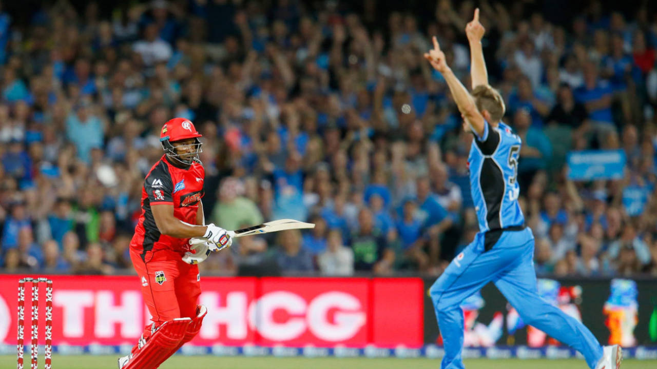 Kieron Pollard looks on after missing a Ben Laughlin delivery for a victory off the last ball, Adelaide Strikers v Melbourne Renegades, BBL 2017-18, Adelaide, February 2, 2018