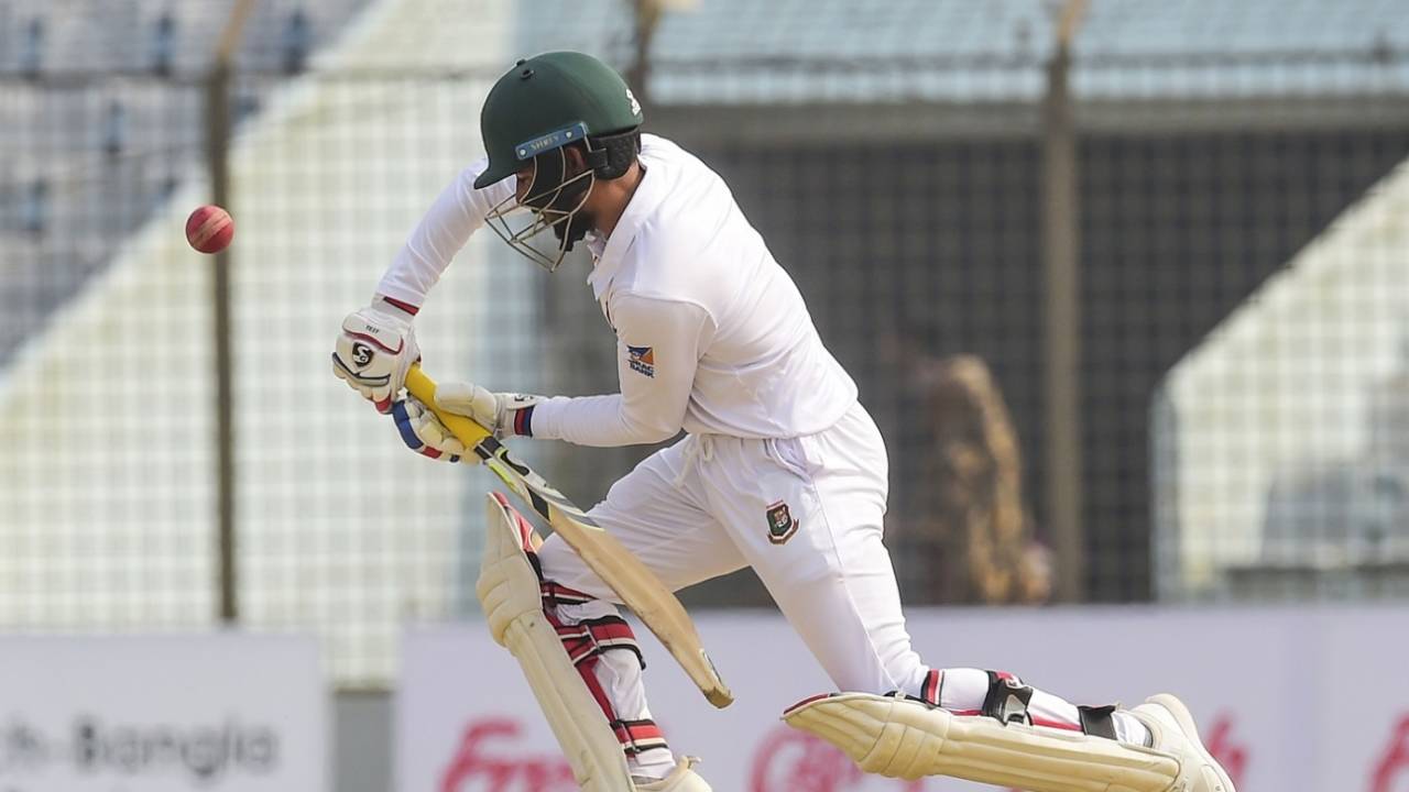 Mominul Haque defends, Bangladesh v Sri Lanka, 1st Test, Chittagong, 5th day, February 4, 2018