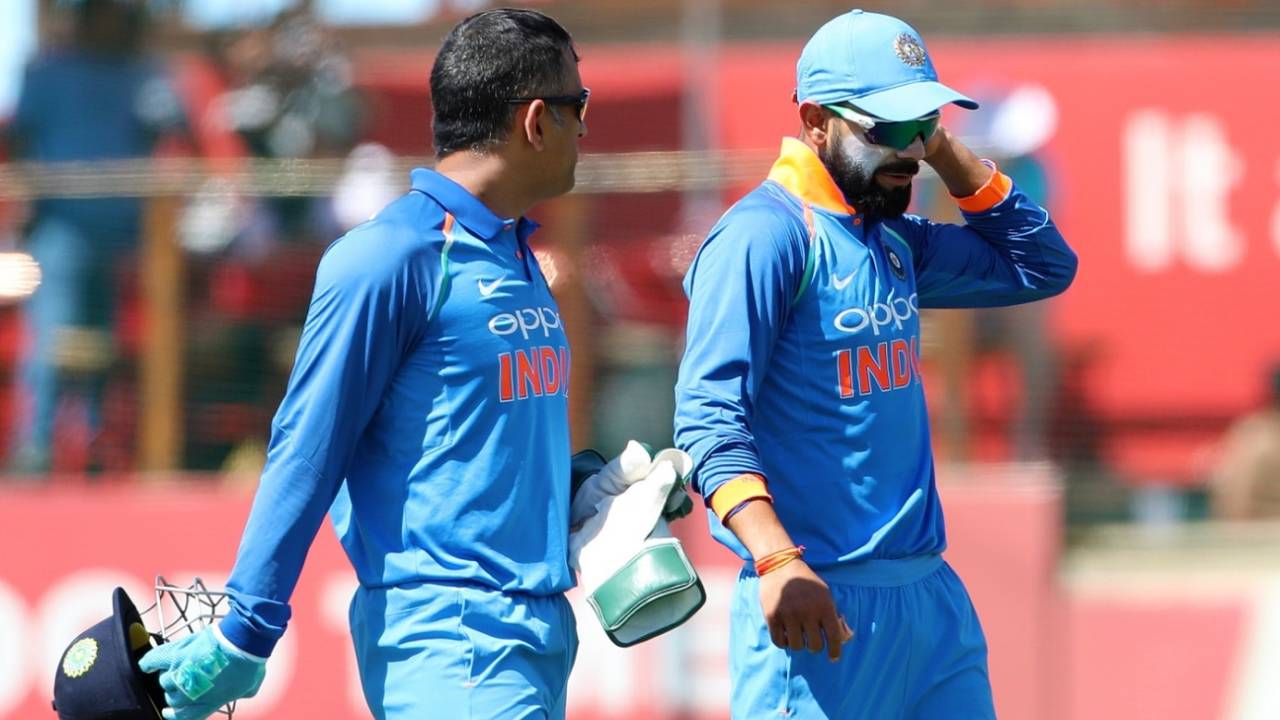 Virat Kohli and MS Dhoni have a chat, South Africa v India, 6th ODI, Centurion, February 16, 2018