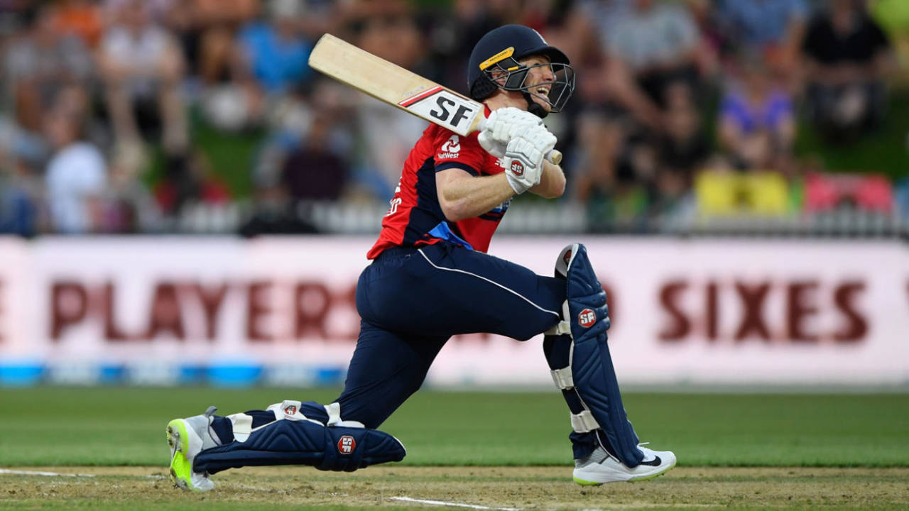 Eoin Morgan launches a slog-sweep on his way to fifty&nbsp;&nbsp;&bull;&nbsp;&nbsp;Getty Images