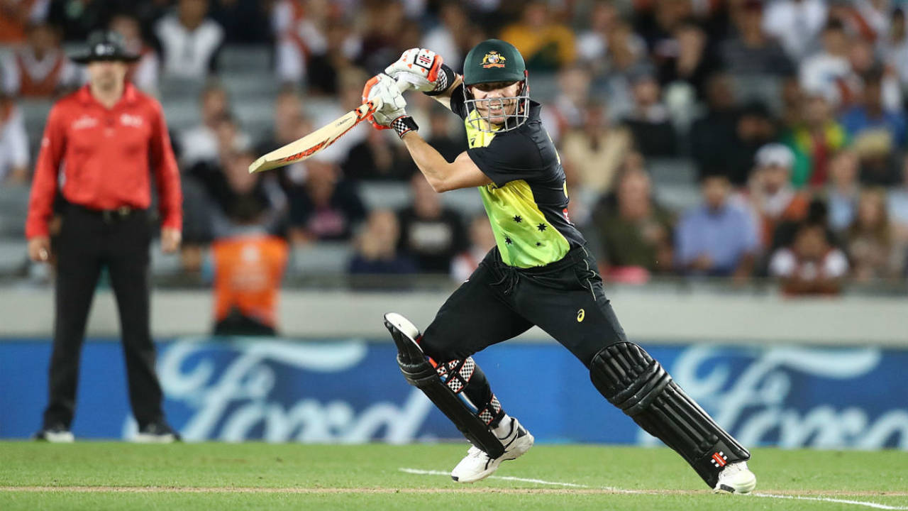 David Warner drives through the covers, New Zealand v Australia, T20 Tri-Series final, Auckland, February 21, 2018