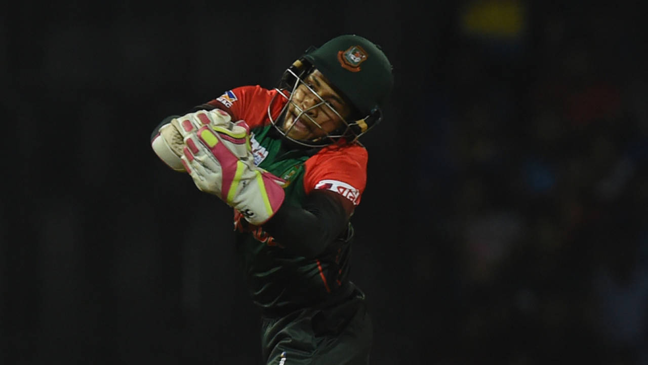Mushfiqur Rahim leaps to pouch a ball, Bangladesh v Sri Lanka, Nidahas T20I Tri-series, Colombo, March 10, 2018