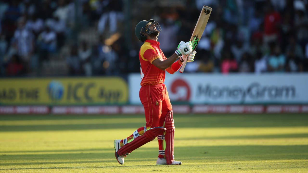 A dejected Sikandar Raza walks back after holing out&nbsp;&nbsp;&bull;&nbsp;&nbsp;IDI via Getty Images